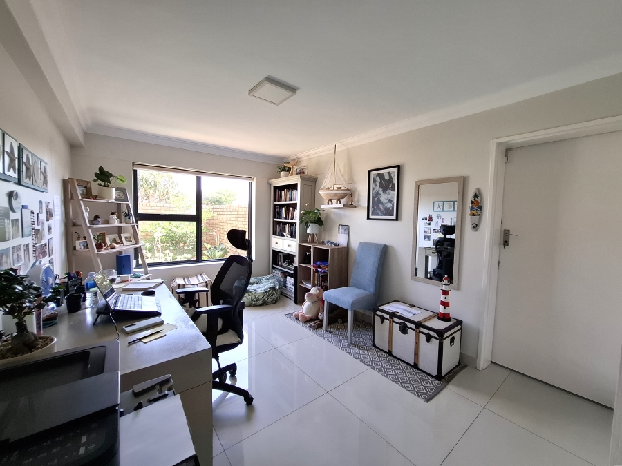 To Let 4 Bedroom Property for Rent in Bloubergstrand Western Cape